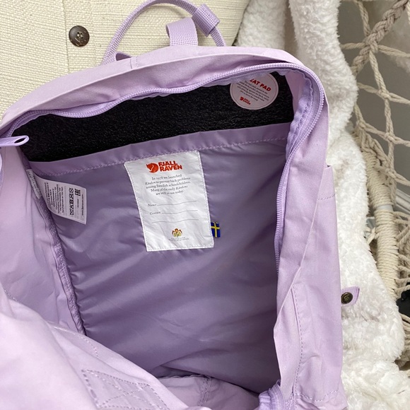 Fjallraven Kånken Classic Backpack - Picture 3 of 3